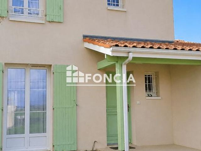 Maison familiale avec jardin dans un quartier pavillonnaire
