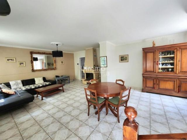 Maison familiale avec jardin et dépendance