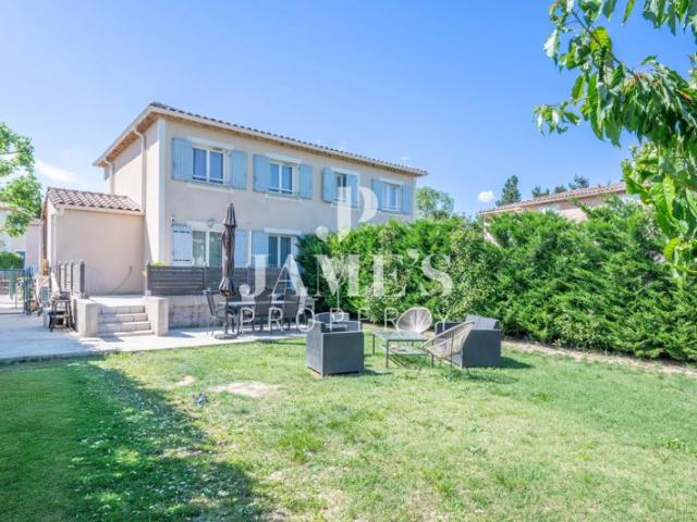 Maison familiale avec jardin Saint Etienne du Grès