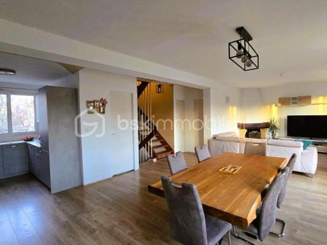 Maison familiale avec sous sol total, 5 chambres