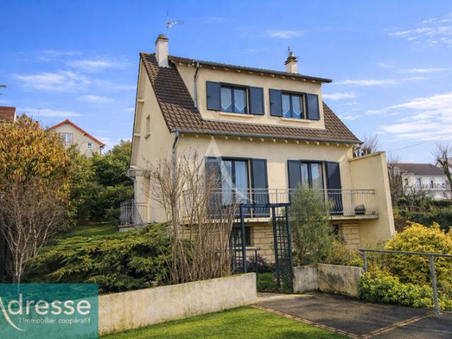 Maison familiale avec sous sol total dans un secteur recherché de Savigny sur Orge