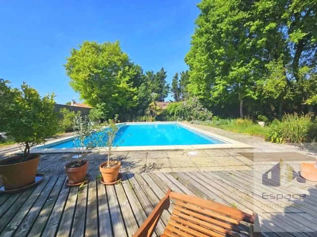 Maison familiale avec studio indépendant sur 1612m²
