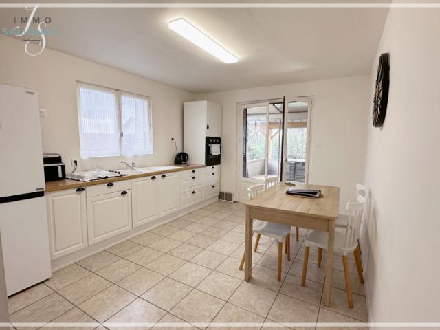 Maison familiale avec studio indépendant 123,80 m2 2 gar