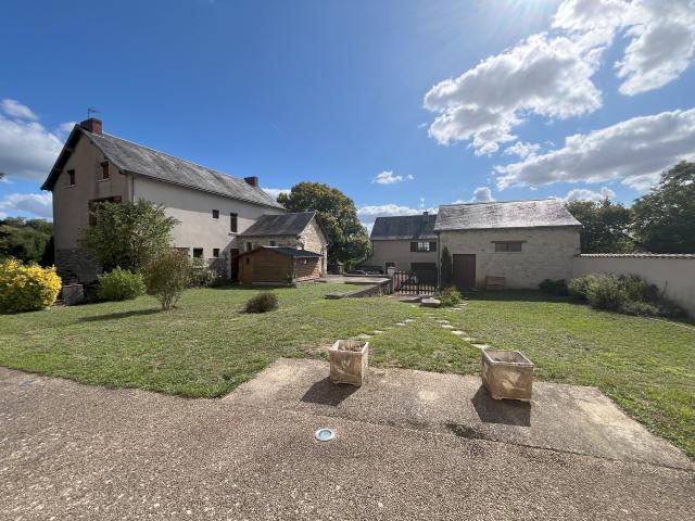 Maison familiale avec potentiel locatif Beaumont St Cyr