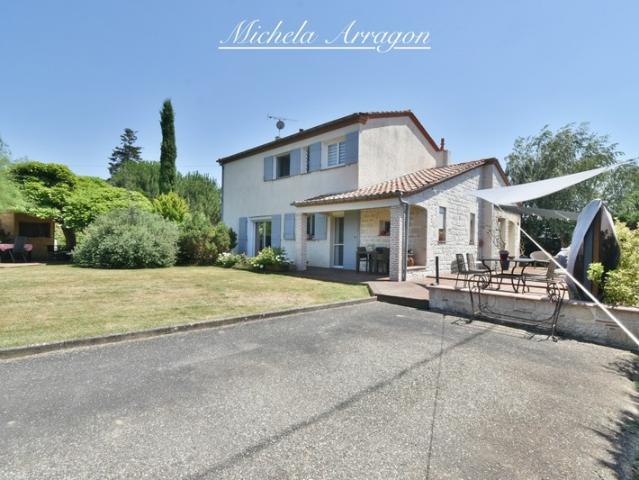 Maison familiale avec parc arboré de plus de 2 000 m² – Grange sur Lot