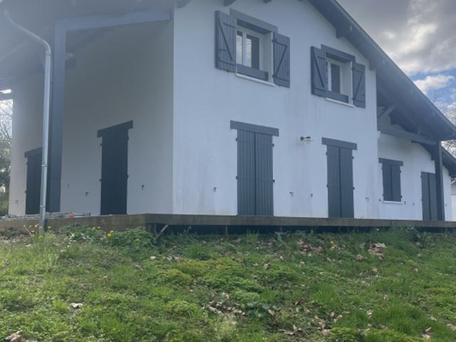 Maison familiale avec parc de plus de 5000M2