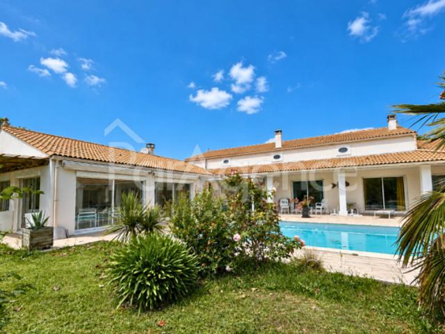 Maison familiale avec piscine