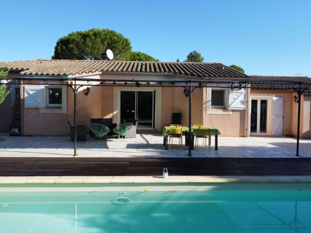MAISON FAMILIALE AVEC PISCINE