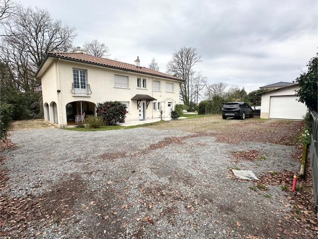 Maison familiale avec piscine