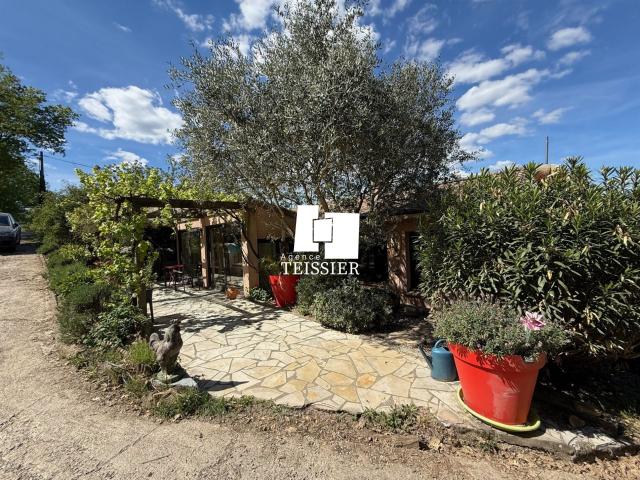 Maison familiale avec piscine à Chambonas 182 m² 182m² Chambonas