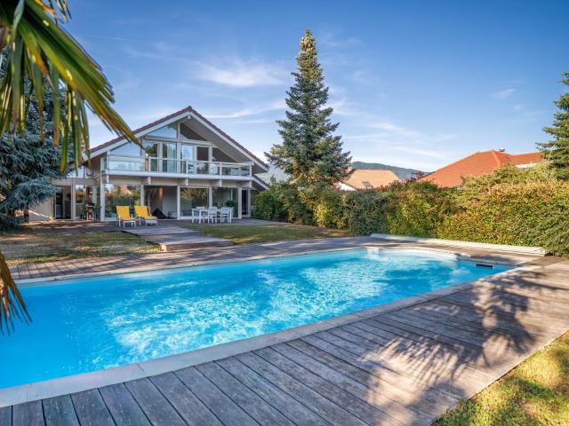 Maison familiale avec piscine à vendre à Vétraz Monthoux proche Genève