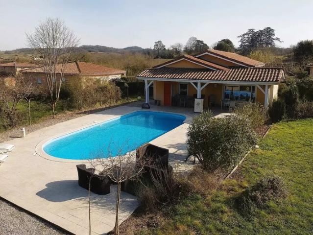 Maison familiale avec piscine à Vic Fezensac