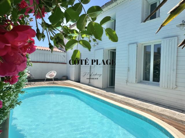 Maison familiale avec piscine à 2 km de la plage Quartier