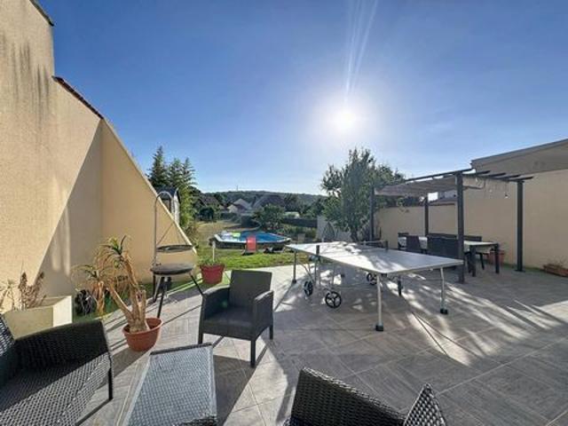 Maison familiale avec piscine chauffée, 4 chambres très bon confort énergétique