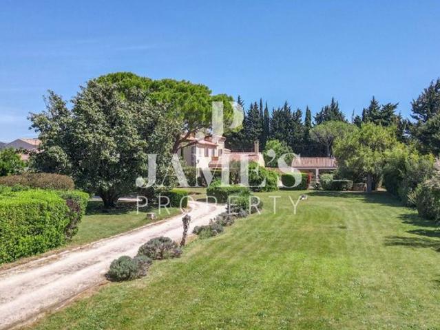 Maison familiale avec piscine et terrain constructible Fontvie
