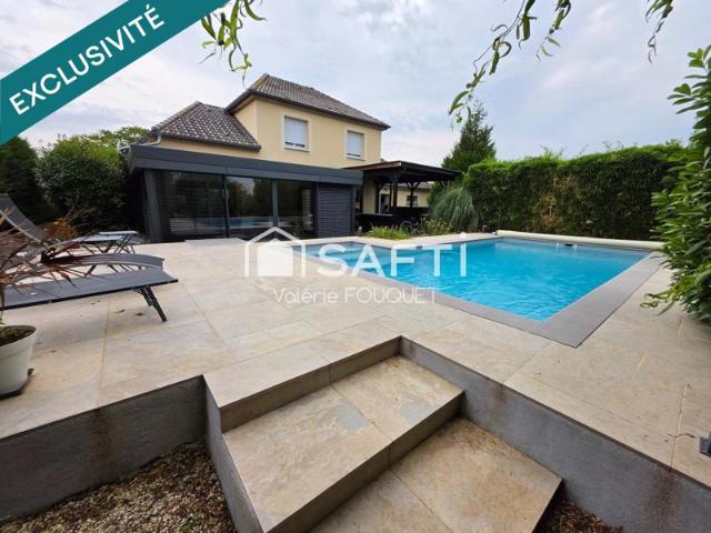 Maison familiale avec piscine et véranda – Nouillonpont