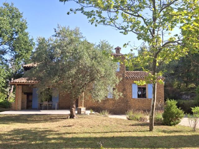 Maison familiale avec piscine et vue dégagée à vendre Drôm. 136m² Roussas
