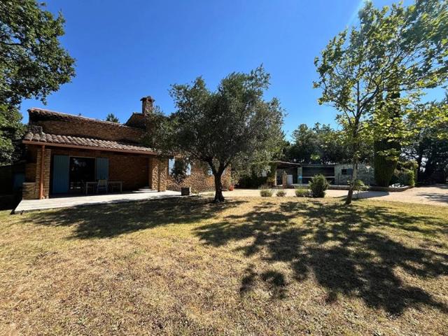 Maison familiale avec piscine et vue dégagée à vendre Drôme Provençale