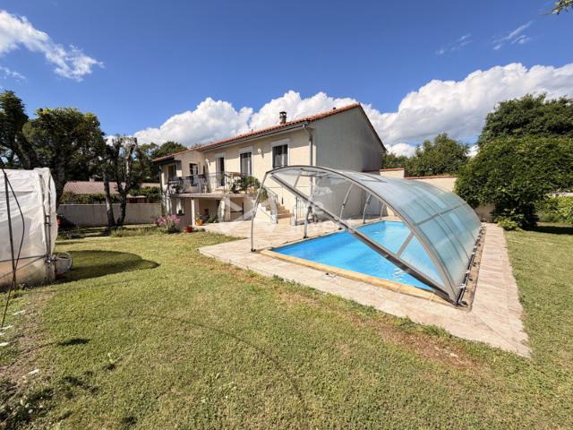 Maison Familiale avec piscine et vue Montagne Noire