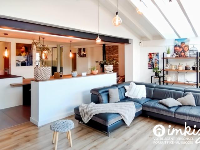 Maison familiale avec piscine et beaux volumes