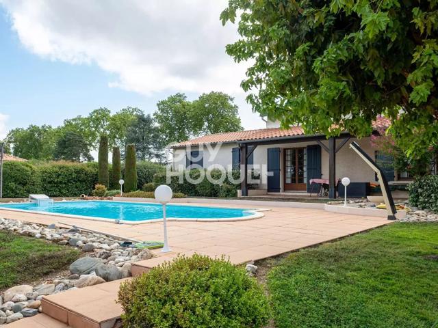 Maison familiale avec piscine et dépendance Secteur Brens /. 200m² Brens