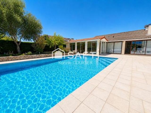 Maison familiale avec piscine et dépendance