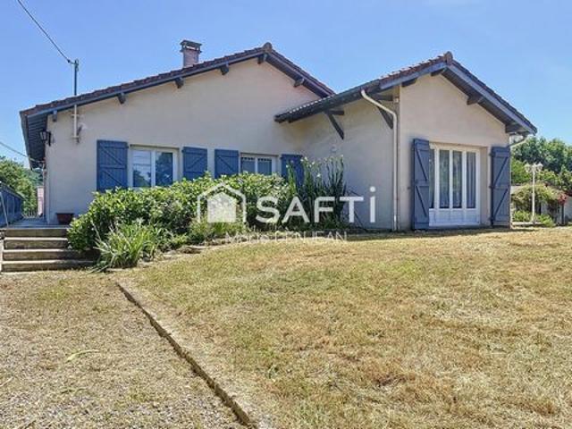 Maison familiale avec piscine et grand terrain