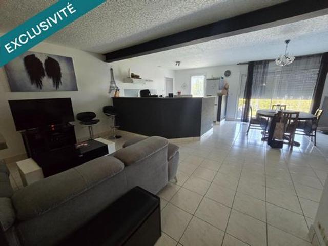 Maison familiale avec piscine, jardin et garage