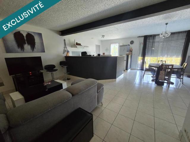 Maison familiale avec piscine, jardin et garage