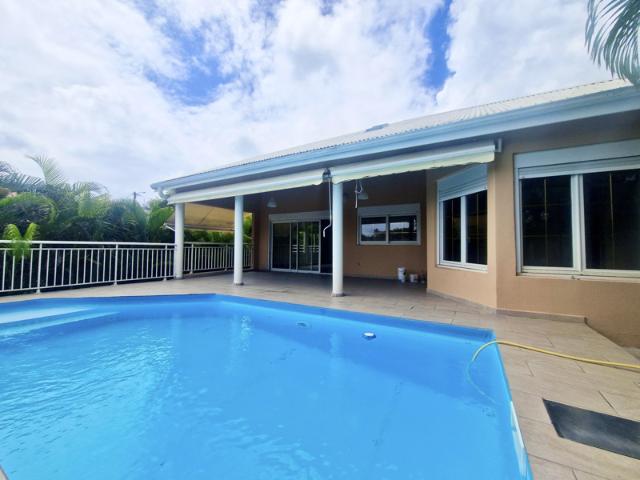 Maison familiale avec piscine Le Gosier, secteur Mare Gail