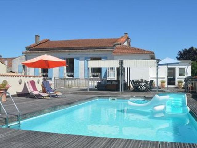 Maison familiale avec piscine, proche TGV et plages
