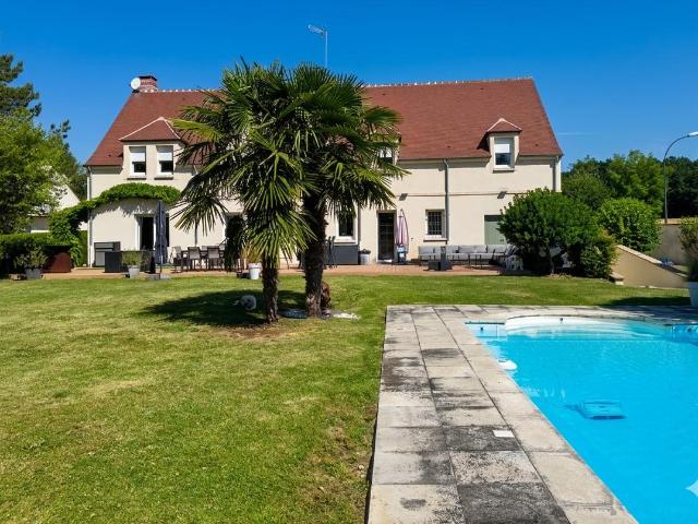 Maison Familiale avec piscine SENLIS