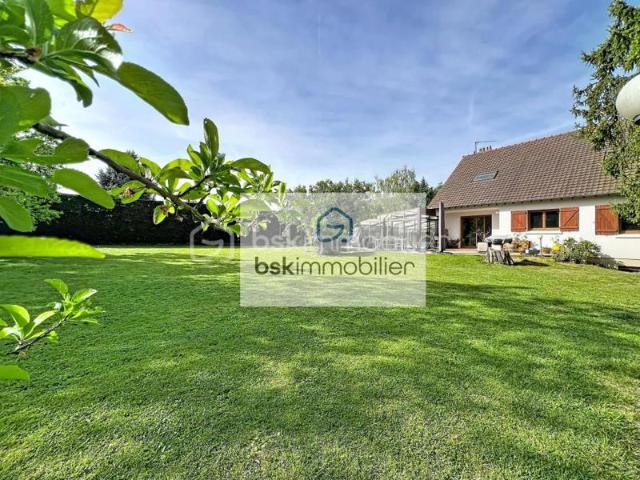 ? MAISON FAMILIALE AVEC PISCINE – SECTEUR RECHERCHÉ À TIGERY ?