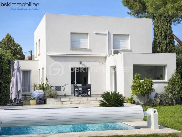 Maison familiale avec piscine + studio indépendant – 180 m² – terrain 1400 m²