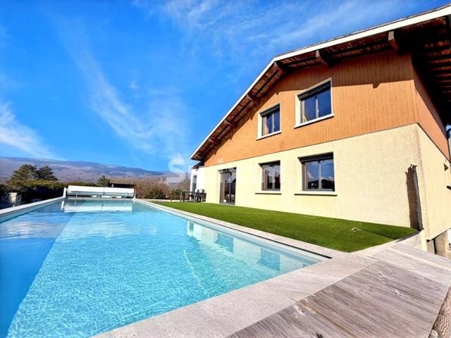 Maison familiale avec piscine sur l'axe Annecy/Genève