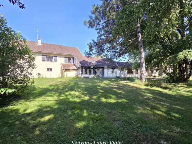 Maison familiale avec rendement locatif 363m² Fay en Montagne