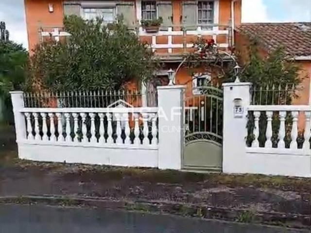 Maison familiale avec terrasse, véranda et garage