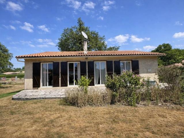 Maison familiale avec véranda et garage à Pontenx les Forges