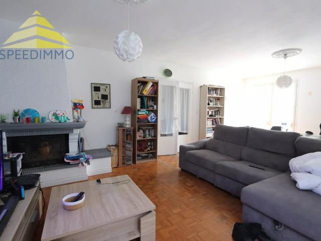 Maison familiale avec véranda, jardin et garage
