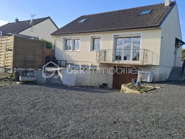 MAISON FAMILIALE AVEC VIE DE PLAIN PIED
