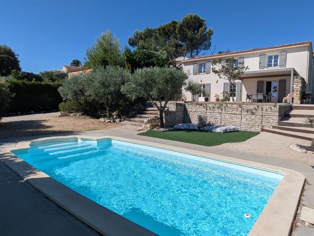 Maison familiale avec vue sur le Mont Ventoux 184m² Châteauneuf de Gadagne