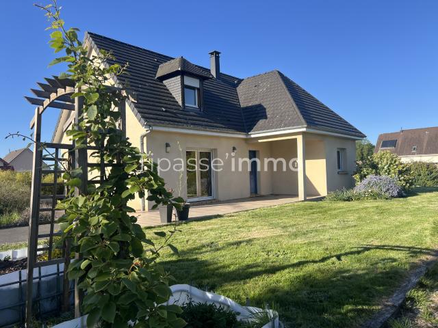 MAISON FAMILIALE À 6 MINUTES DE BOURG ACHARD