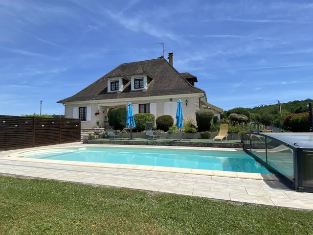 Maison familiale à Dordogne avec piscine et jardin 225m² Saint Pardoux la Rivière