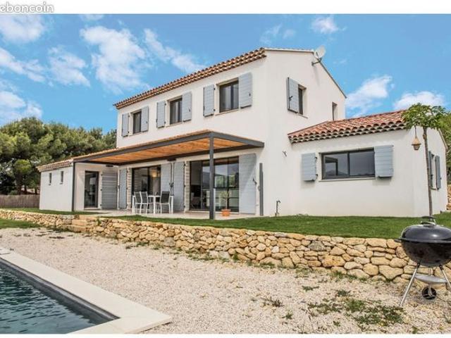 Maison familiale à étage – Suite parentale, confort moderne et performance énergétique Découvrez cet