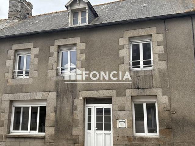 Maison familiale à fort potentiel avec jardin et grand préau