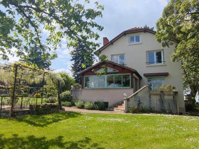 Maison familiale à la campagne