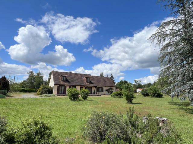 Maison familiale à Meaulne Vitray avec vie de plain pied