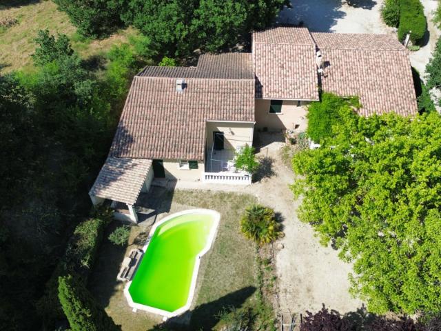 Maison familiale à vendre à la tour d aigues de plain pied 187m² La Tour d'Aigues