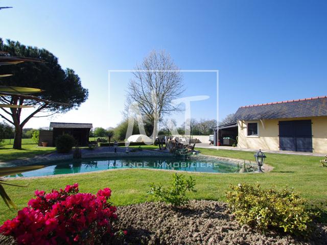 Maison familiale à vendre à Saint Leger De Linieres 6 pièces 153m² Saint Léger des Bois