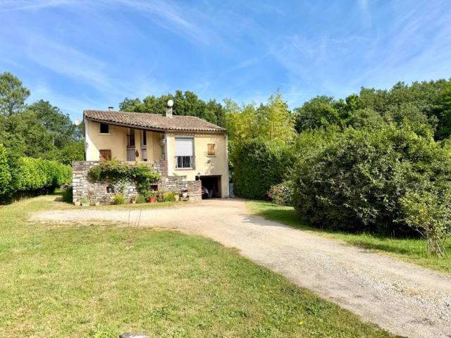 Maison familiale à vendre 4 pièces 3 chambres + bureau, terrasse et grand terrain CENDRAS 30